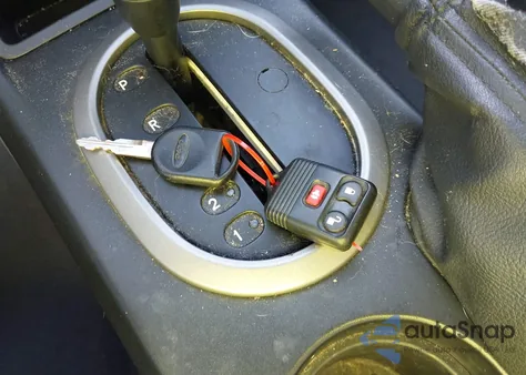 2005 Ford Escape Xlt from USA, damaged, VIN 1FMCU93195KA79329